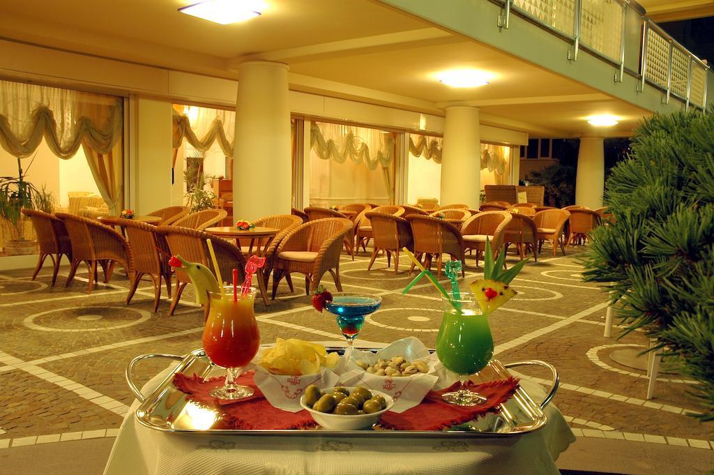 Universal Hotel Cervia Luaran gambar