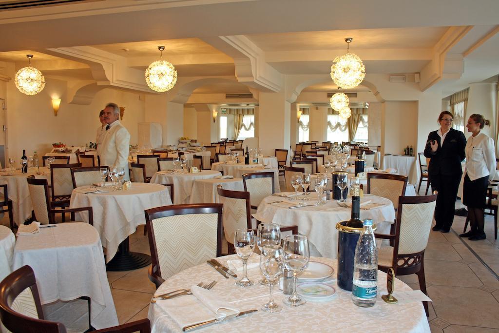 Universal Hotel Cervia Luaran gambar