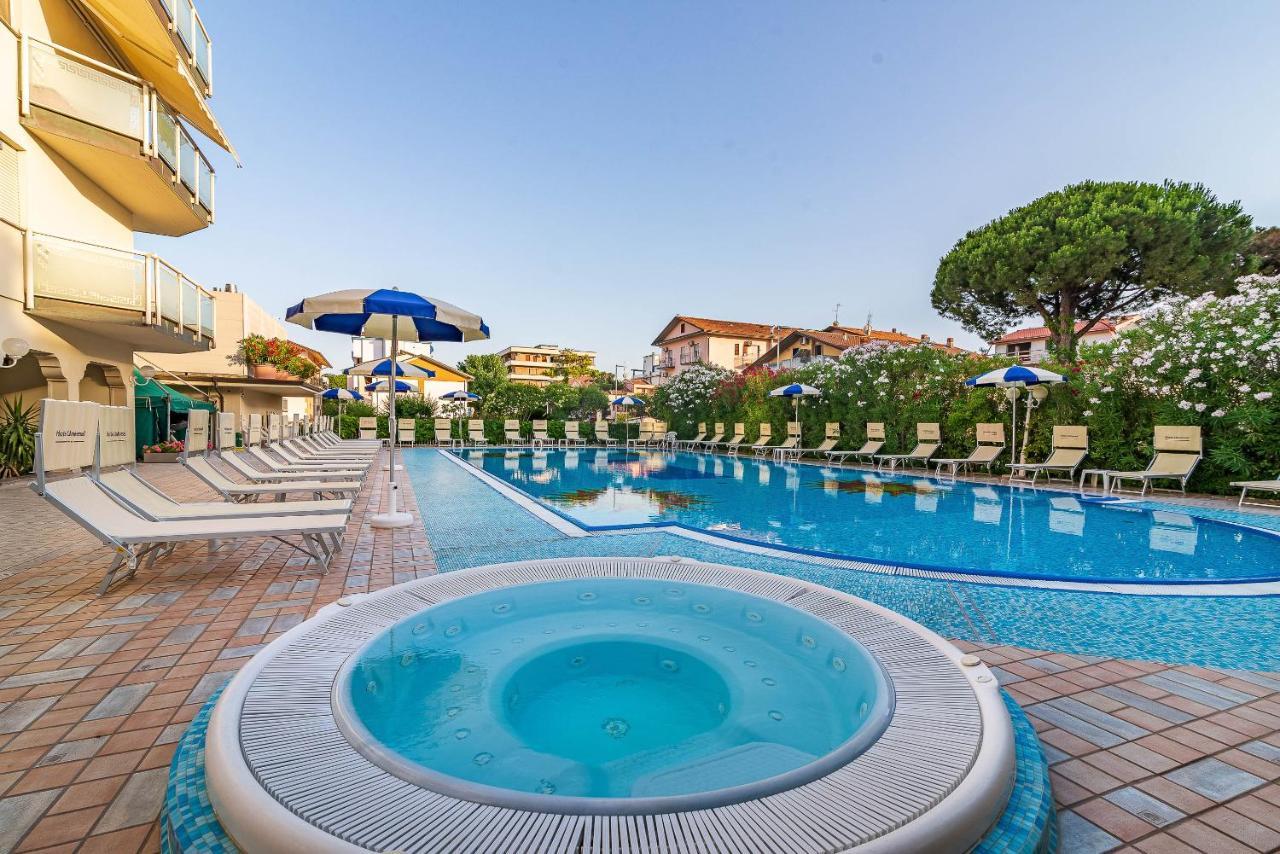 Universal Hotel Cervia Luaran gambar
