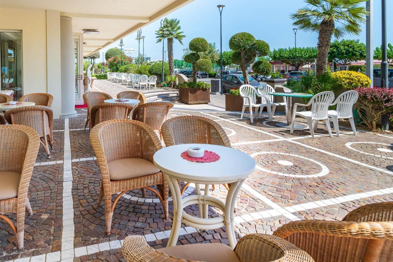 Universal Hotel Cervia Luaran gambar