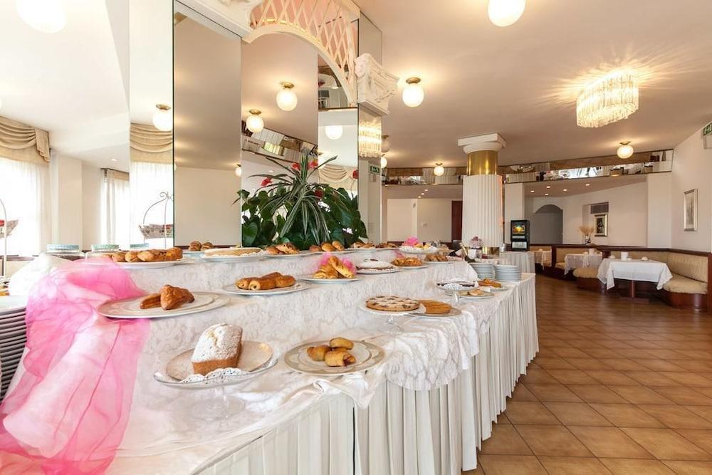 Universal Hotel Cervia Luaran gambar