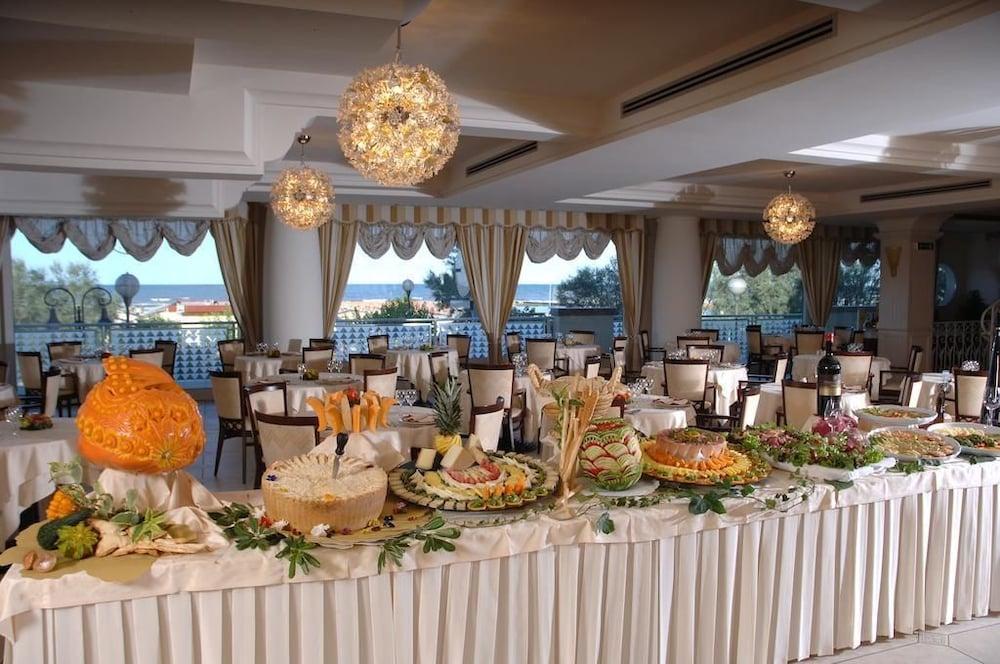 Universal Hotel Cervia Luaran gambar
