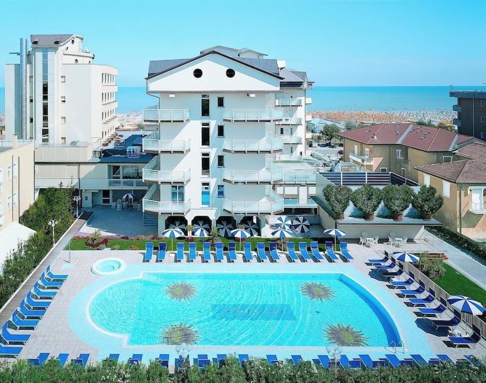 Universal Hotel Cervia Luaran gambar